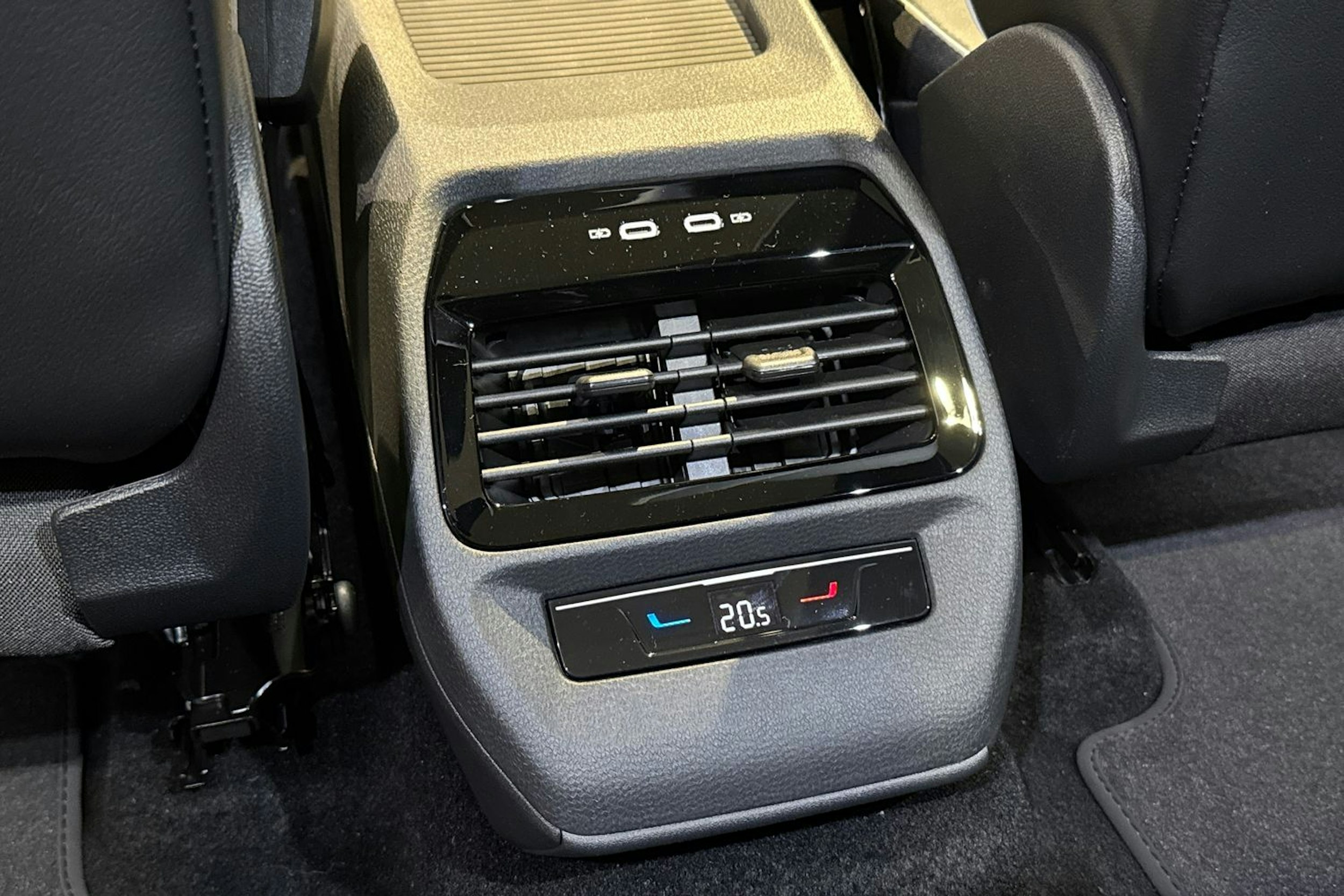 met. sininen Volkswagen ID.4 2025 kuva 11.