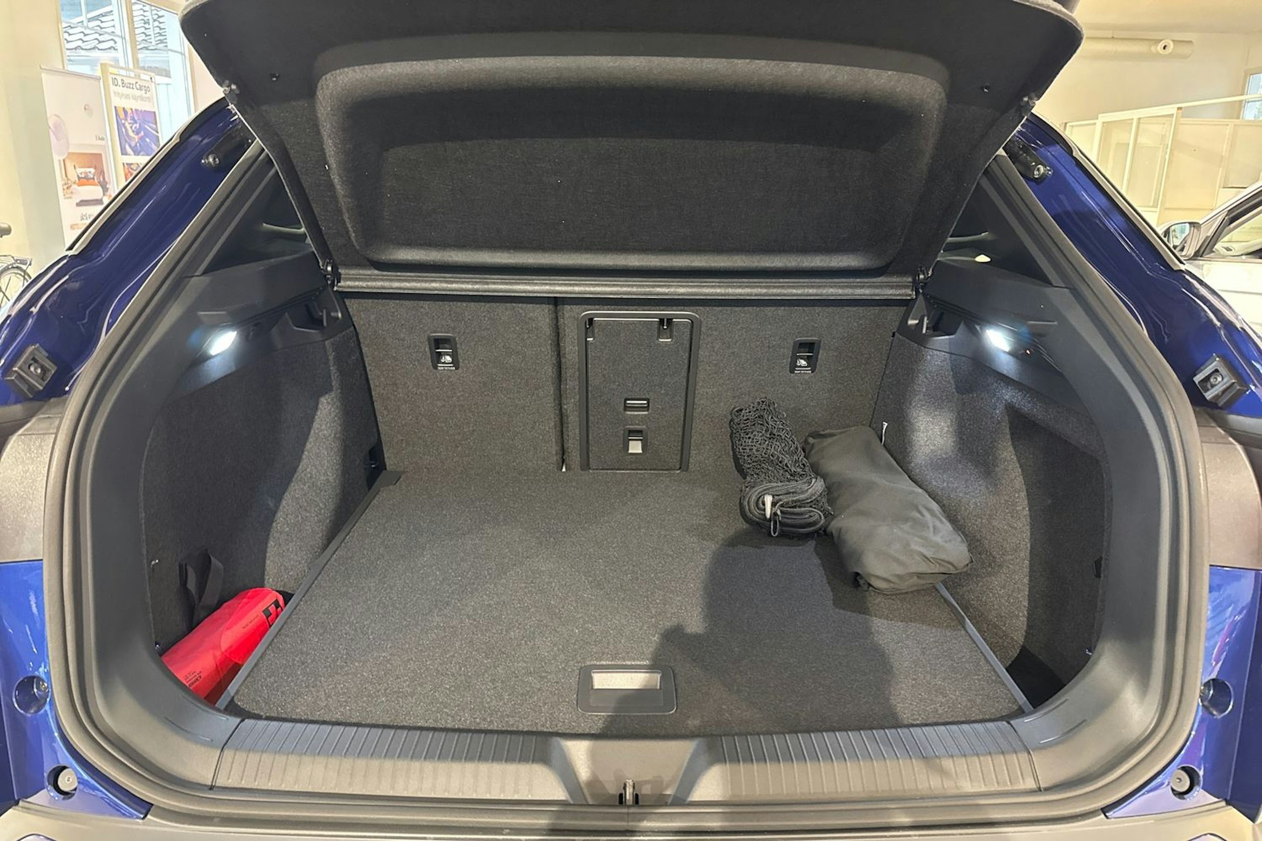 met. sininen Volkswagen ID.4 2025 kuva 13.