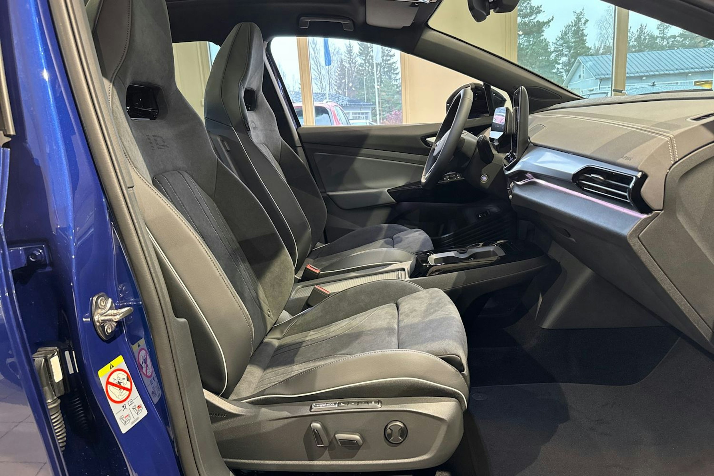 met. sininen Volkswagen ID.4 2025 kuva 16.