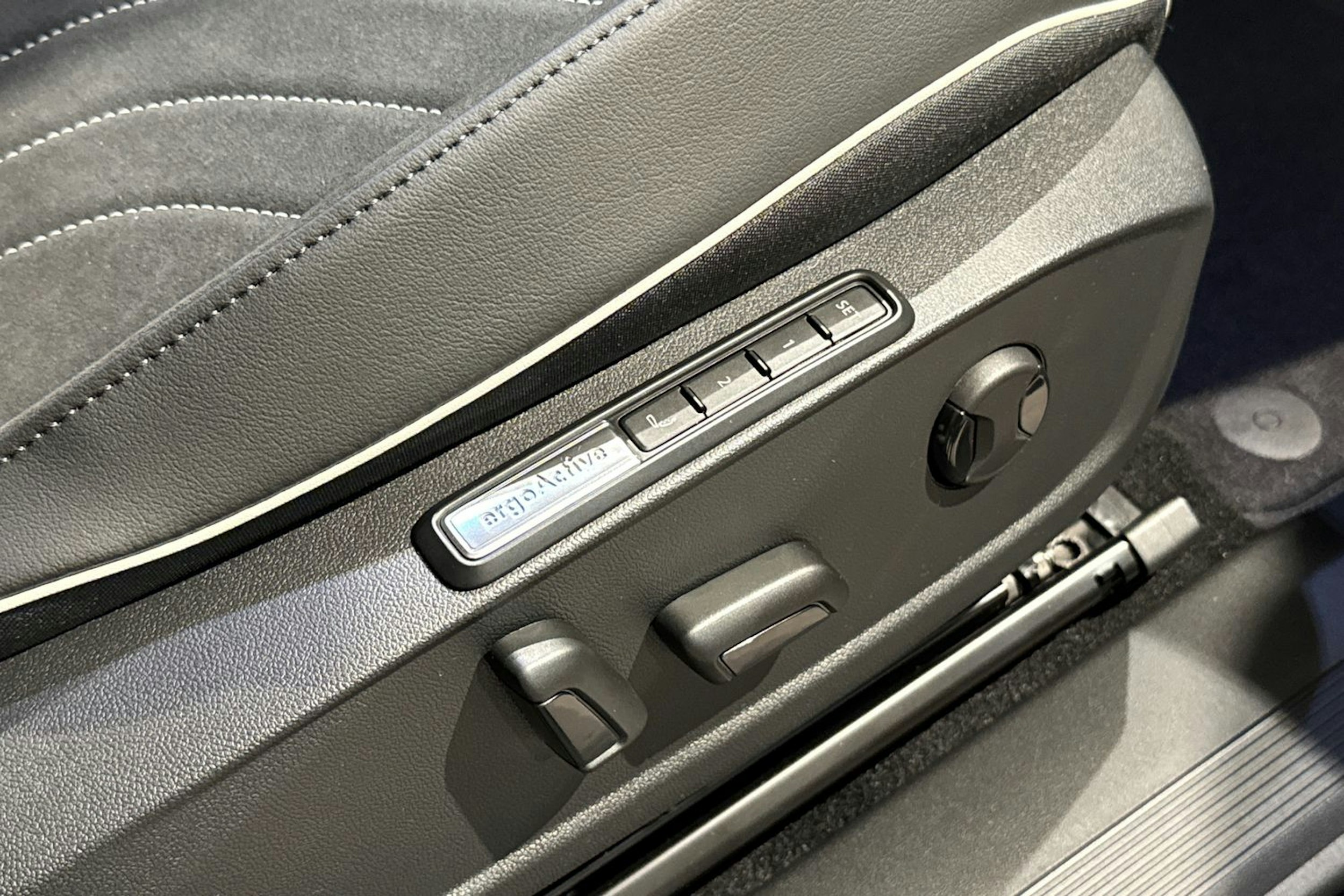 met. sininen Volkswagen ID.4 2025 kuva 17.