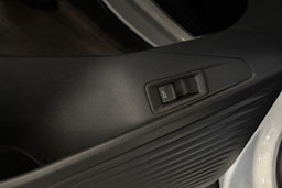 valkoinen Volkswagen ID.4 2025 kuva 13.