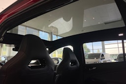 punainen Volkswagen ID.4 2025 kuva 11.