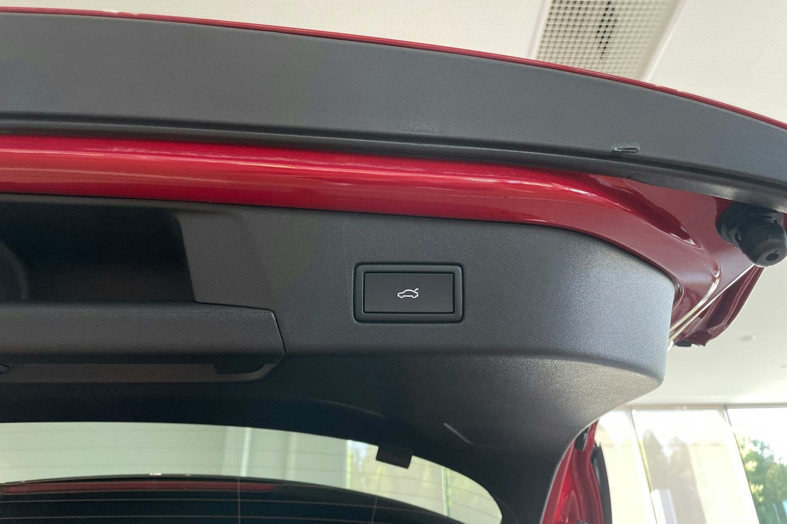 punainen Volkswagen ID.4 2025 kuva 13.