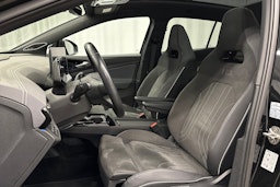 musta Volkswagen ID.4 2025 kuva 18.