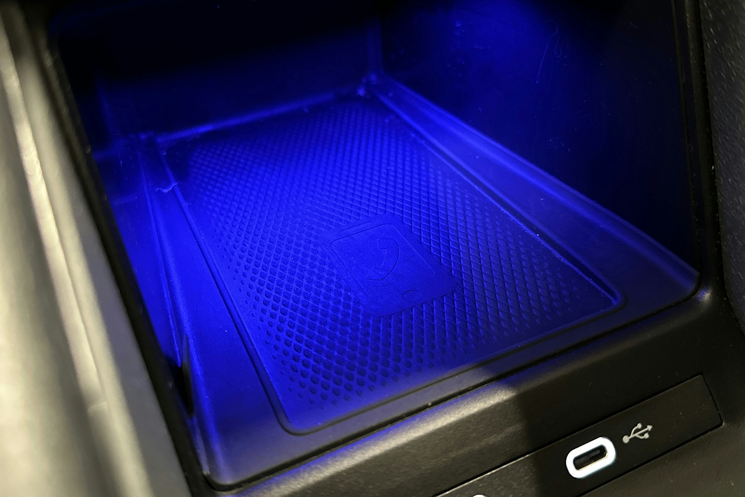 musta Volkswagen ID.4 2025 kuva 35.