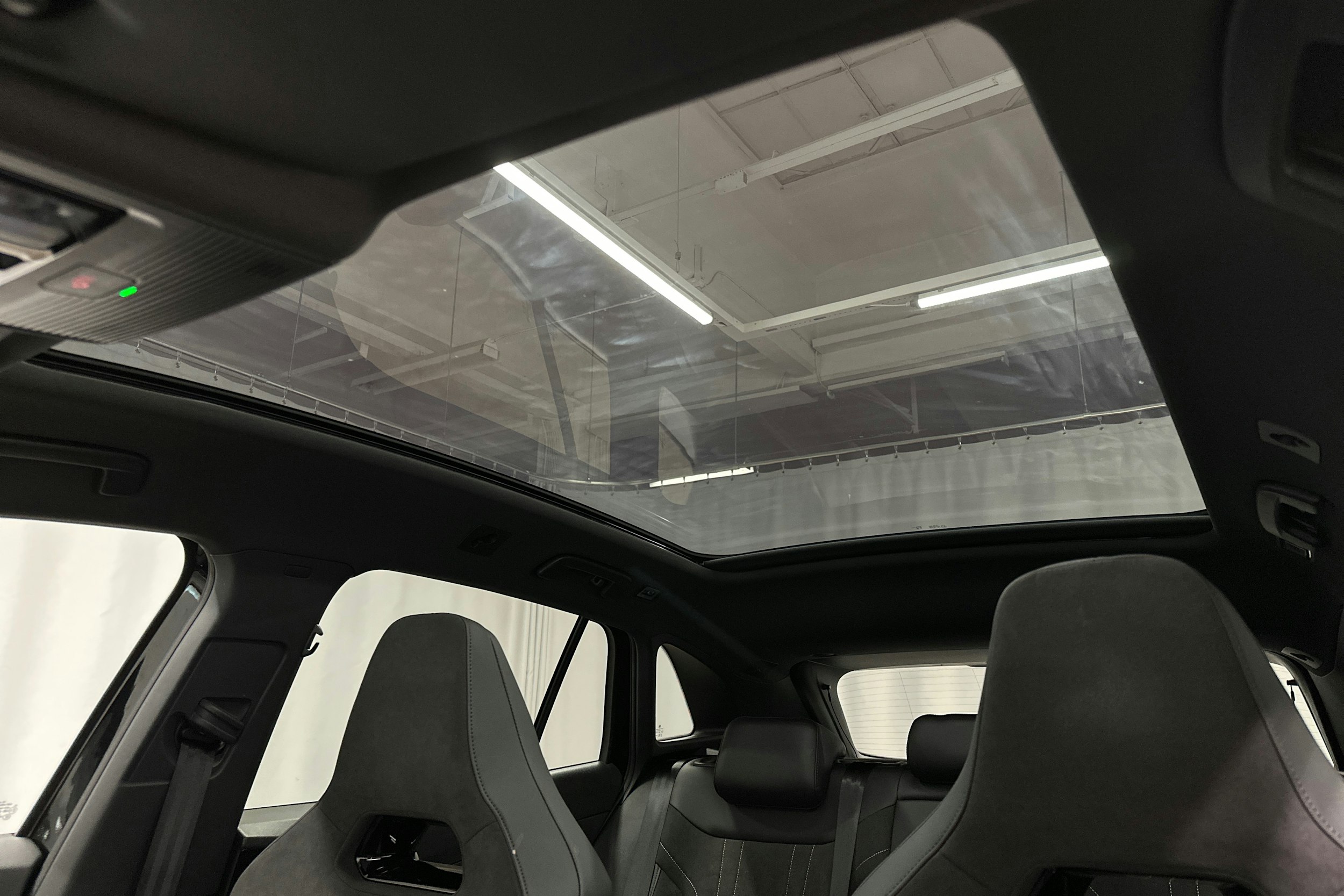 musta Volkswagen ID.4 2025 kuva 37.