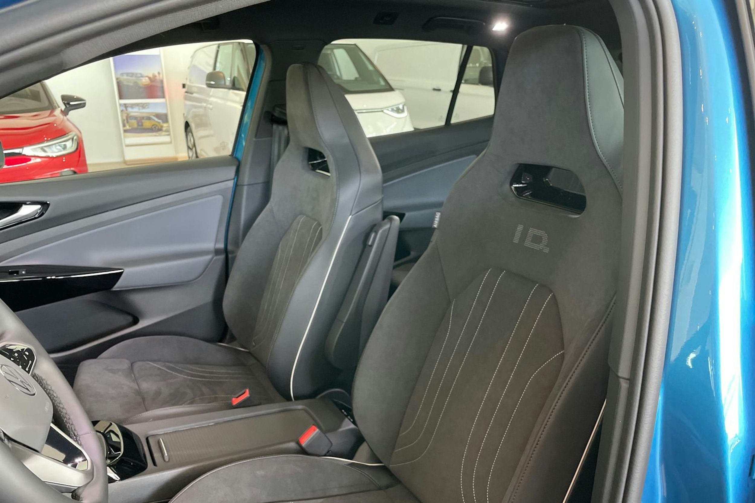 sininen Volkswagen ID.4 2025 kuva 14.