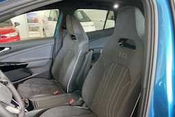 sininen Volkswagen ID.4 2025 kuva 14.