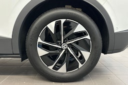 valkoinen Volkswagen ID.4 2025 kuva 10.
