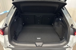 valkoinen Volkswagen ID.4 2025 kuva 11.