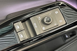 valkoinen Volkswagen ID.4 2025 kuva 14.