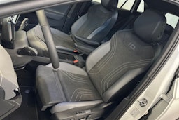 valkoinen Volkswagen ID.4 2025 kuva 32.
