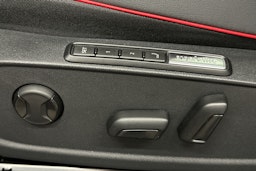 punainen Volkswagen ID.4 2025 kuva 16.