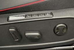 punainen Volkswagen ID.4 2025 kuva 17.