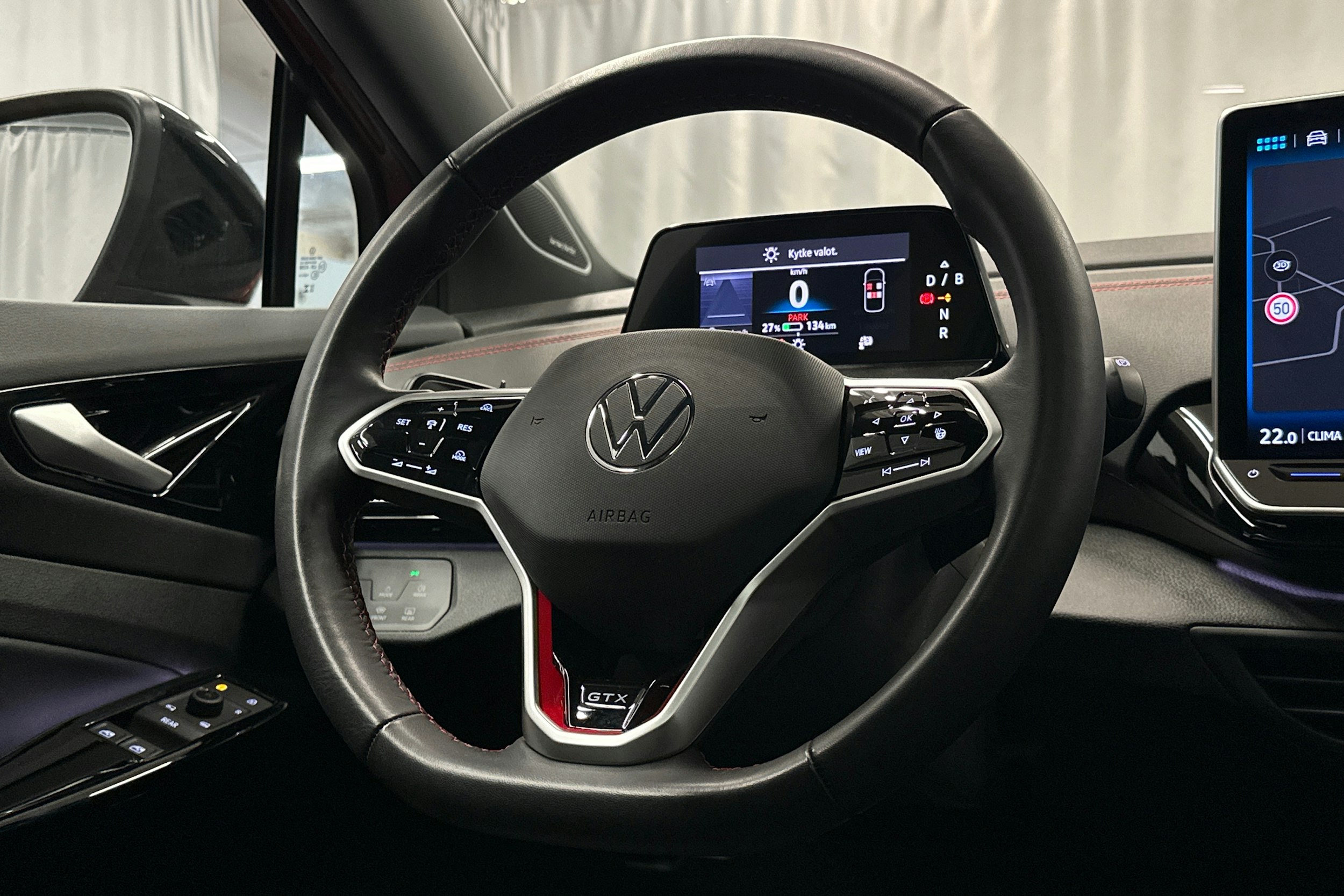 punainen Volkswagen ID.4 2025 kuva 18.