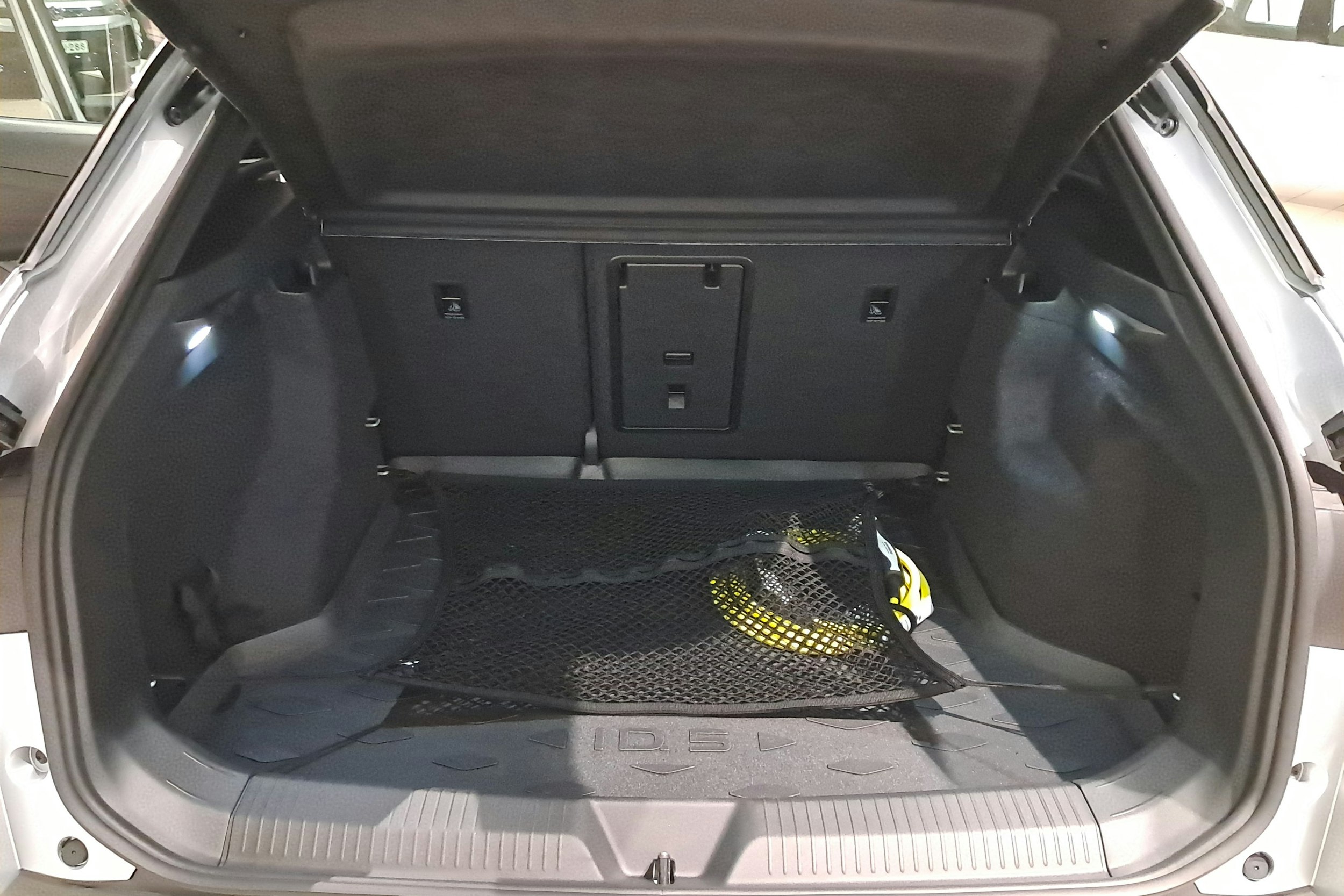 harmaa Volkswagen ID.4 2025 kuva 12.