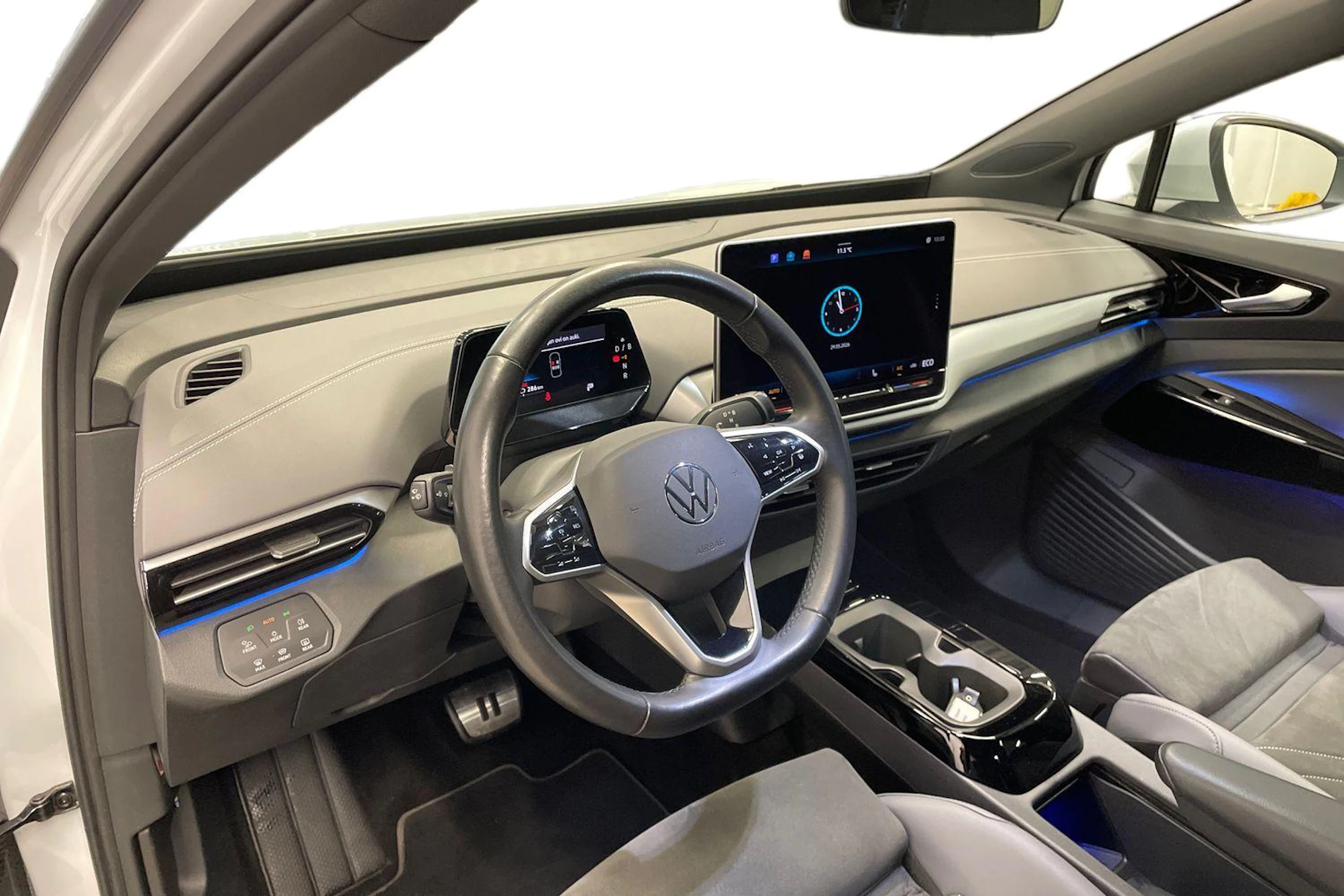 valkoinen Volkswagen ID.4 2024 kuva 8.