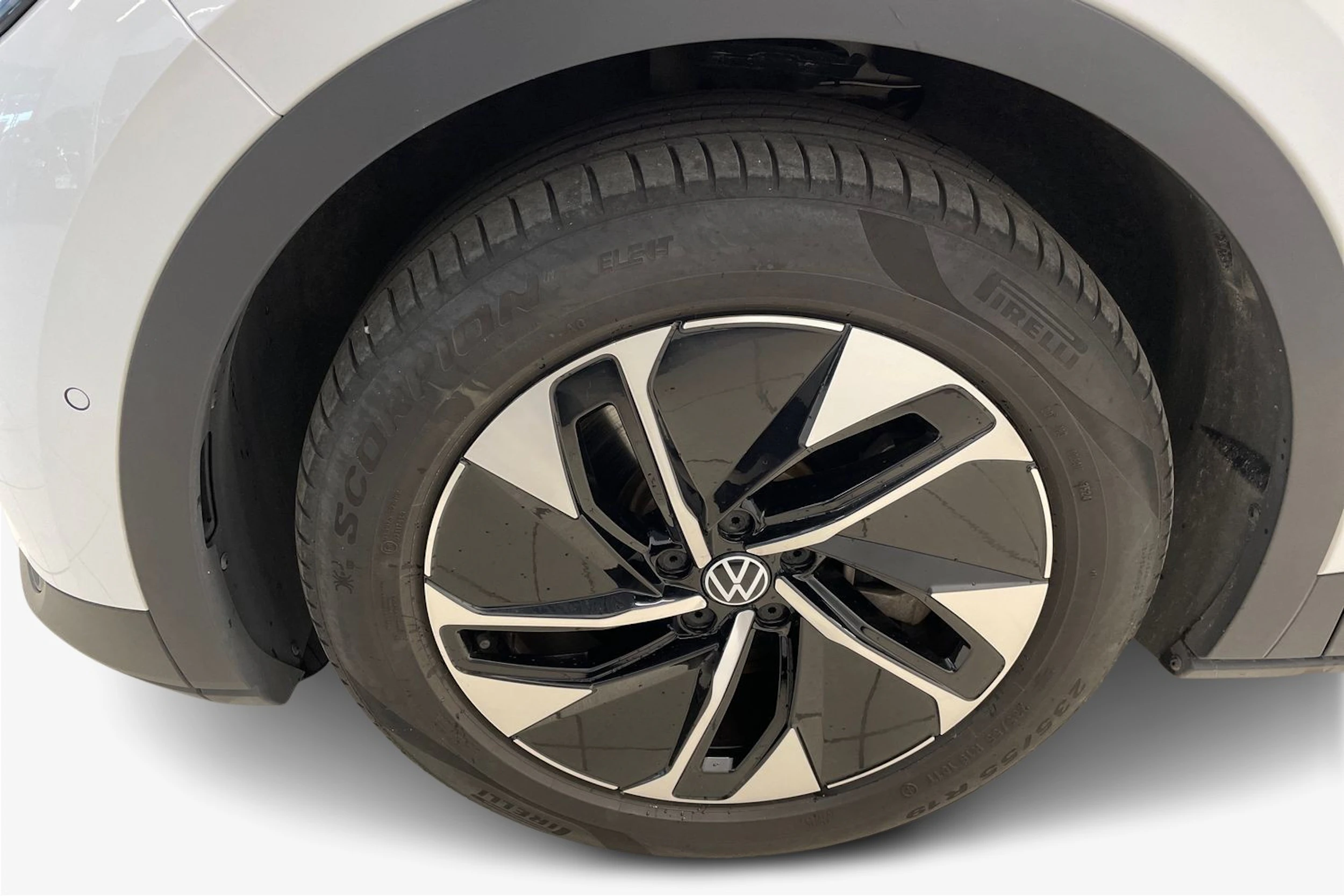 valkoinen Volkswagen ID.4 2024 kuva 12.