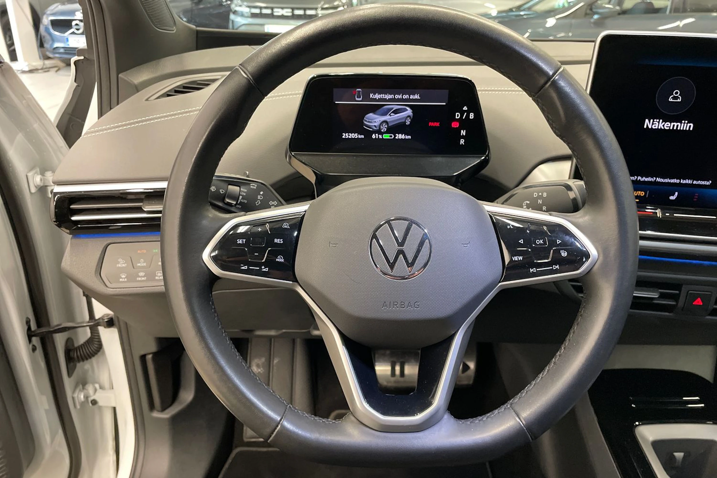 valkoinen Volkswagen ID.4 2024 kuva 15.