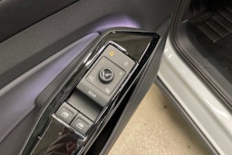valkoinen Volkswagen ID.4 2025 kuva 13.