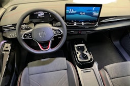 punainen Volkswagen ID.4 2025 kuva 7.