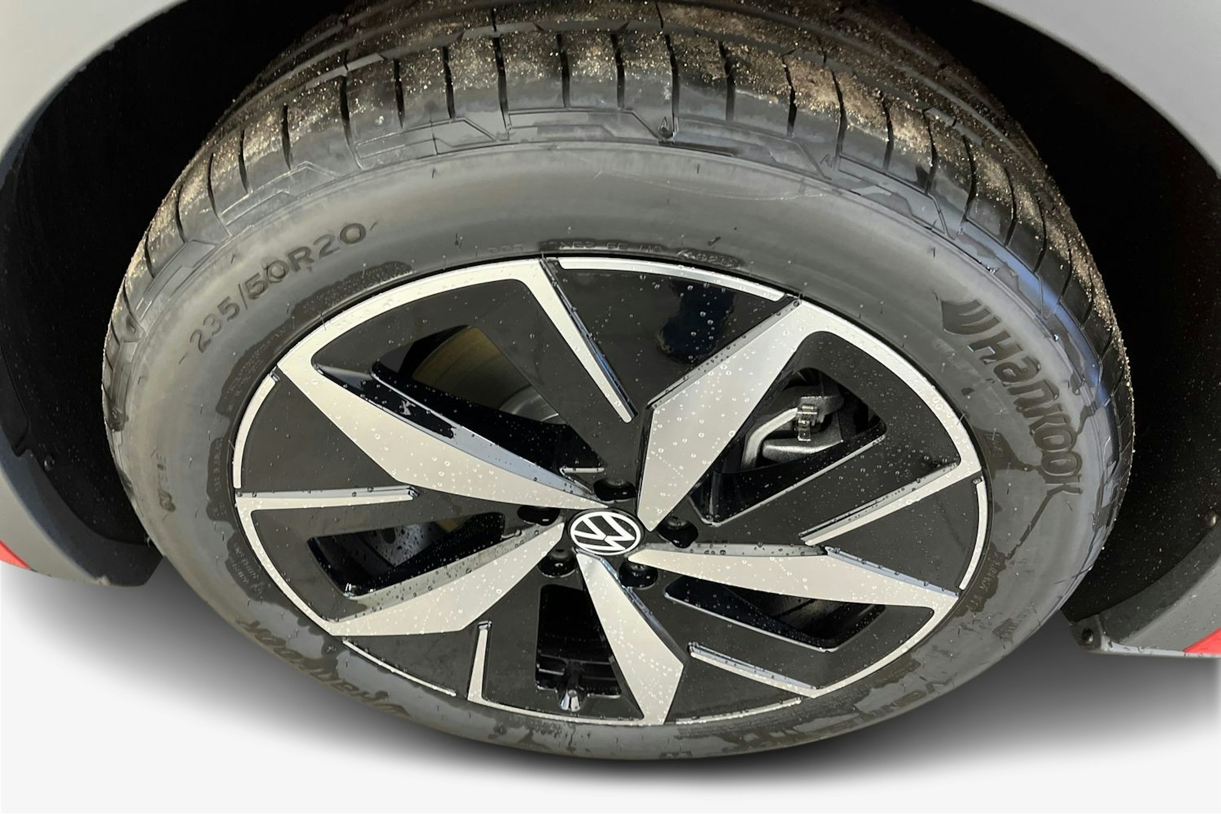 punainen Volkswagen ID.4 2025 kuva 9.
