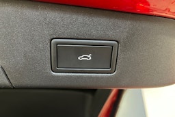 punainen Volkswagen ID.4 2025 kuva 13.