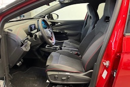 punainen Volkswagen ID.4 2025 kuva 15.