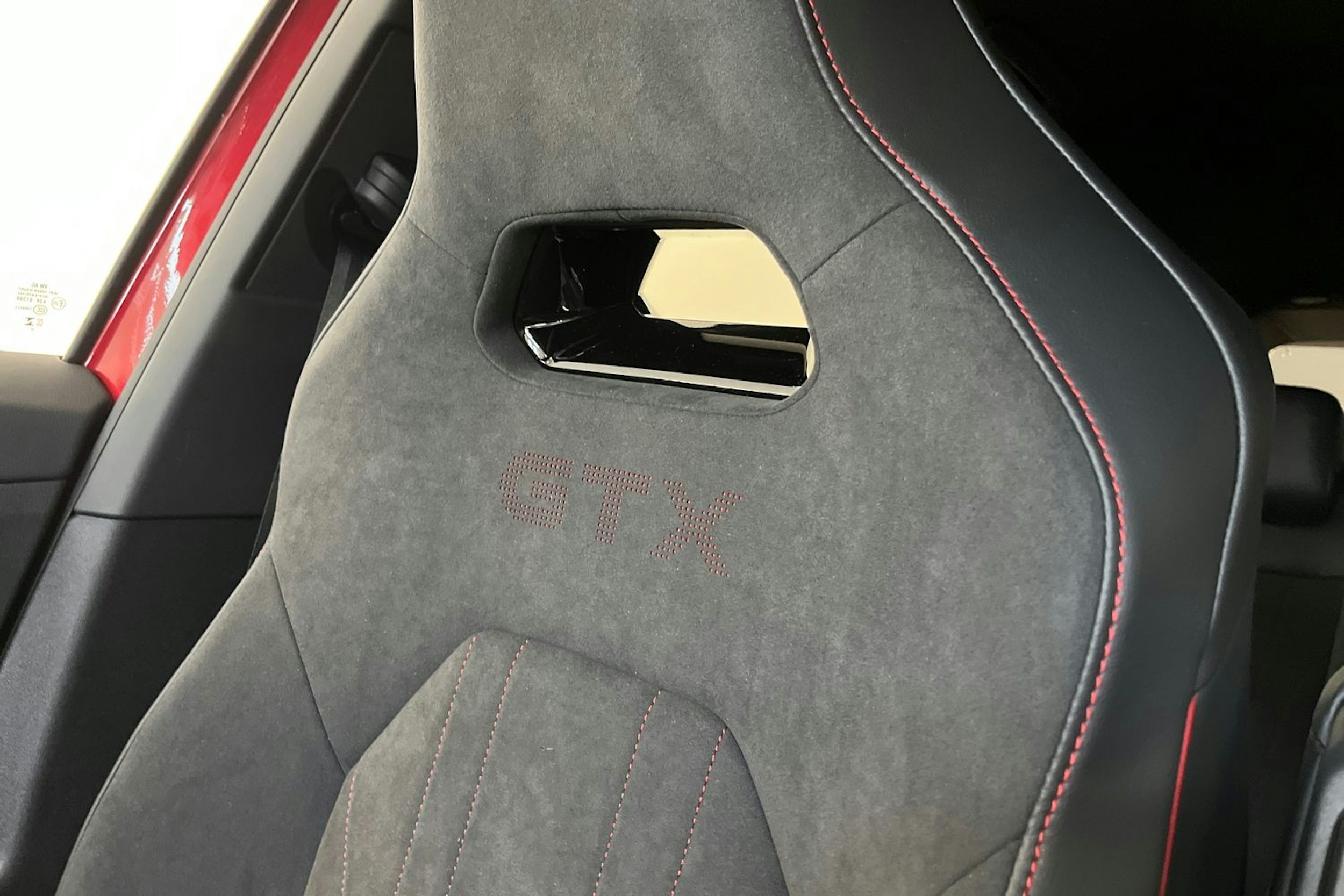 punainen Volkswagen ID.4 2025 kuva 19.