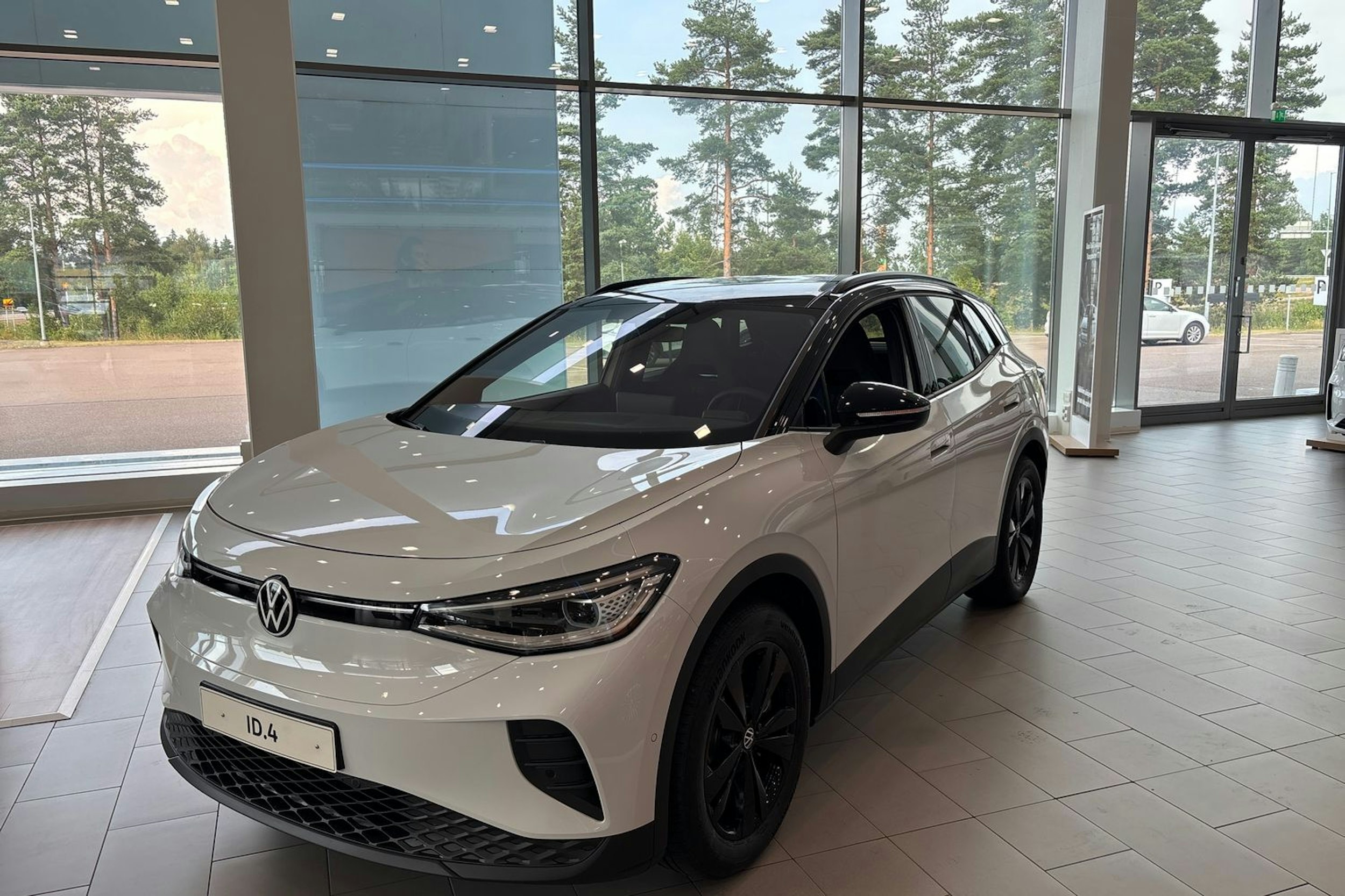 valkoinen Volkswagen ID.4 2025 kuva 15.