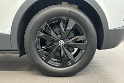 valkoinen Volkswagen ID.4 2025 kuva 10.