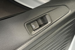 valkoinen Volkswagen ID.4 2025 kuva 15.