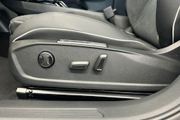 valkoinen Volkswagen ID.4 2025 kuva 16.