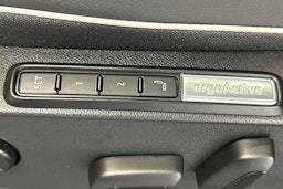 valkoinen Volkswagen ID.4 2025 kuva 17.