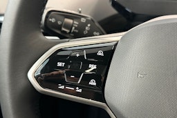 valkoinen Volkswagen ID.4 2025 kuva 19.
