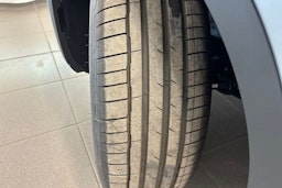 met. harmaa Volkswagen ID.4 2025 kuva 21.