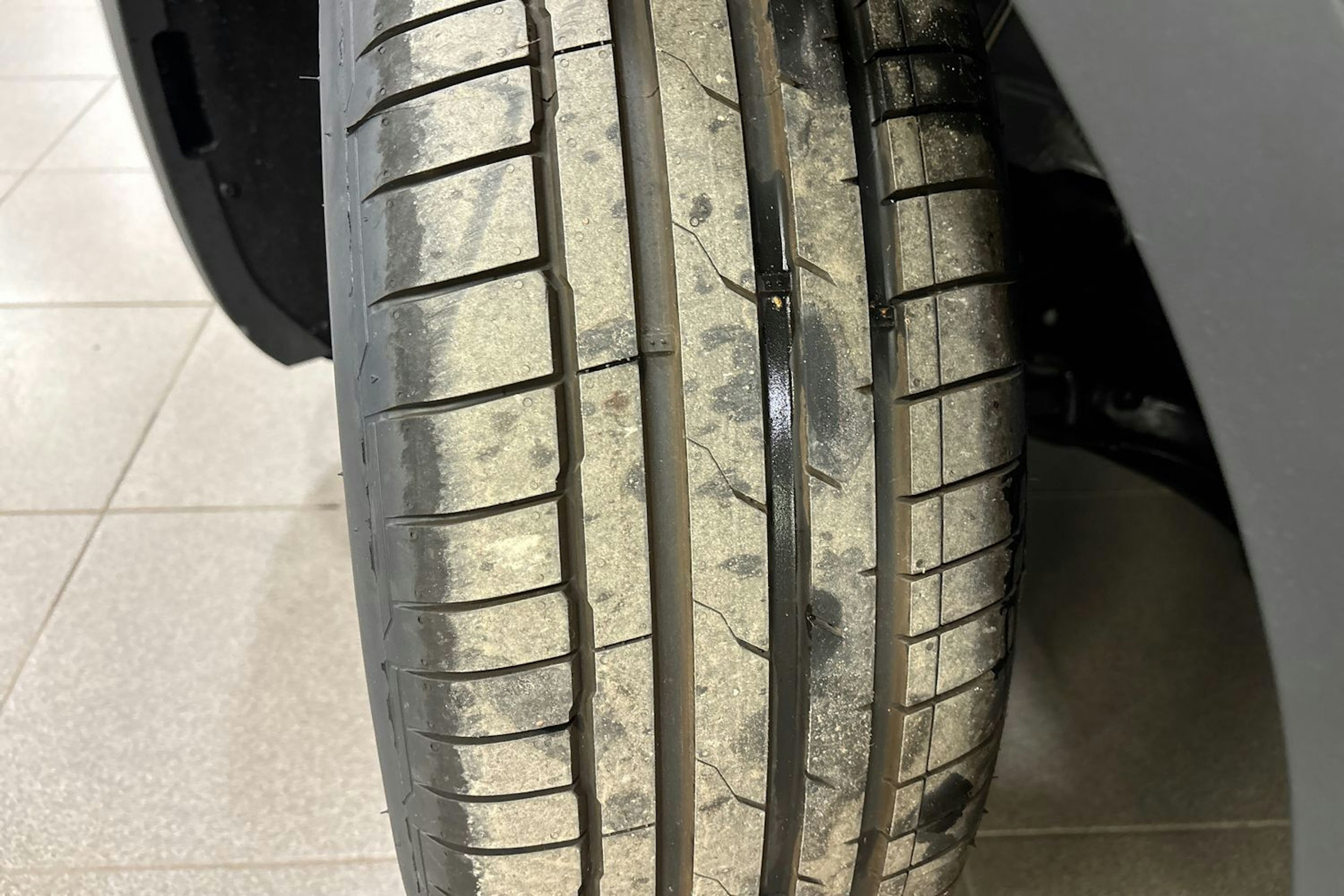 met. harmaa Volkswagen ID.4 2025 kuva 21.