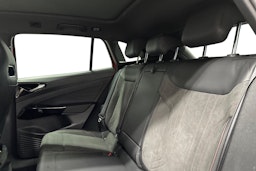 punainen Volkswagen ID.4 2025 kuva 10.
