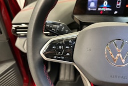punainen Volkswagen ID.4 2025 kuva 14.
