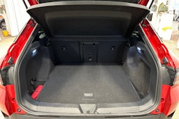 punainen Volkswagen ID.4 2025 kuva 28.