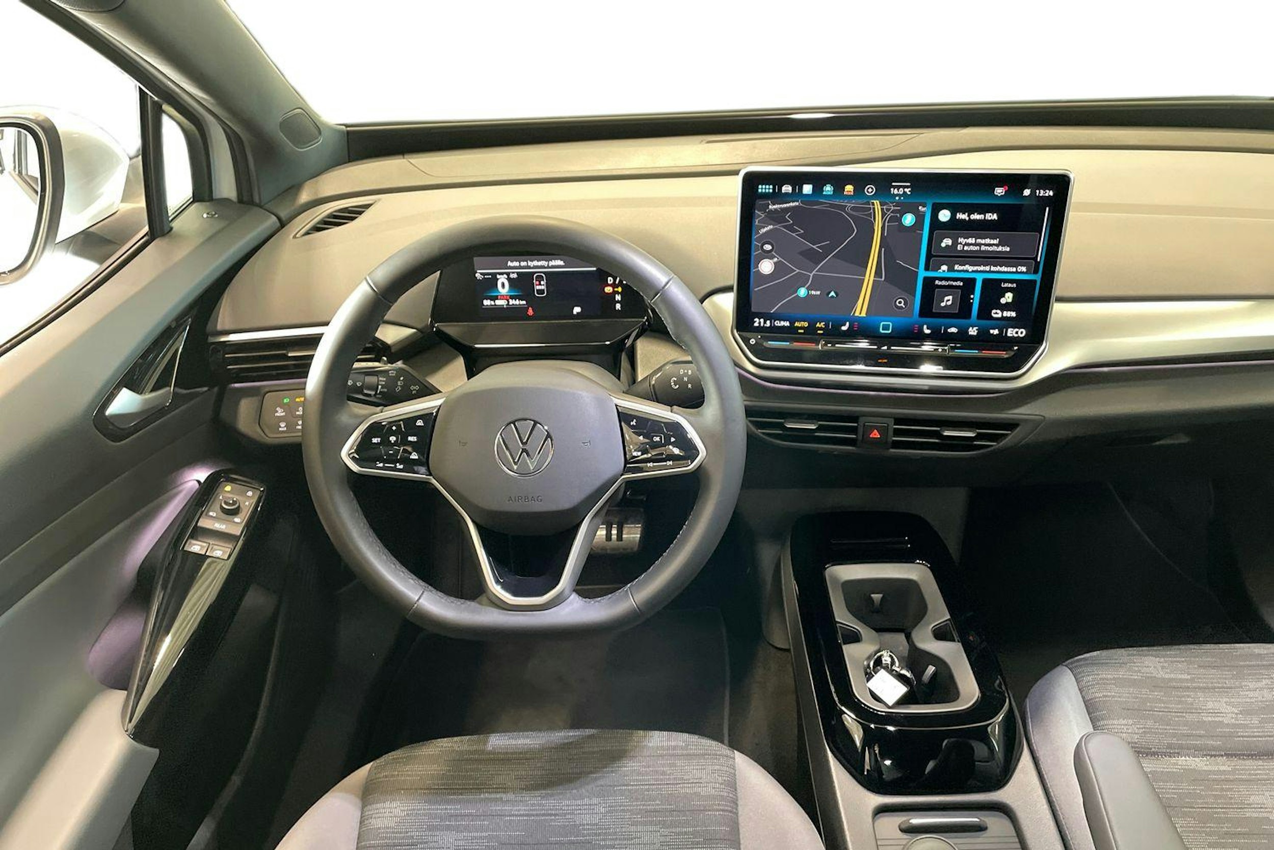 valkoinen Volkswagen ID.4 2025 kuva 9.