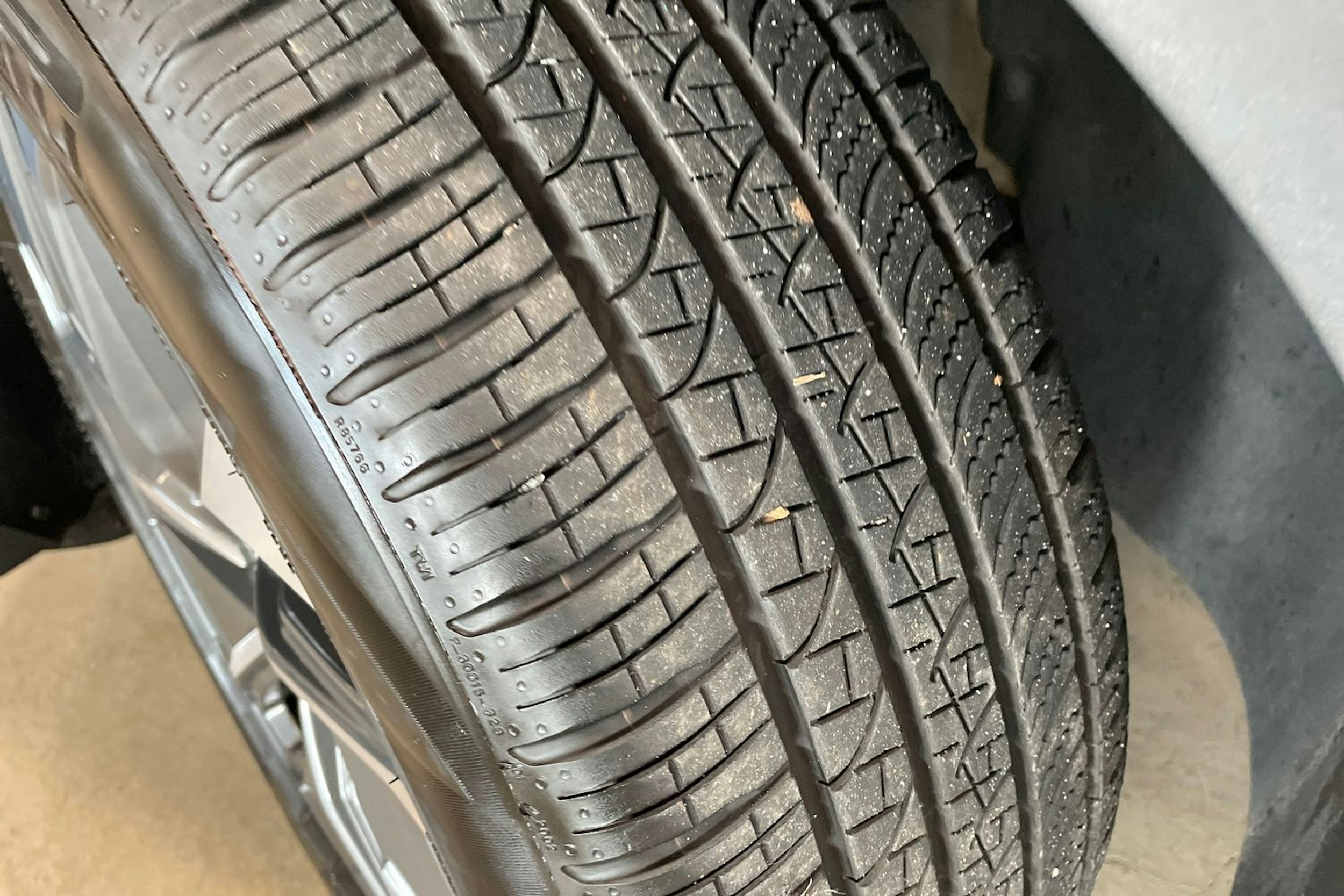 valkoinen Volkswagen ID.4 2025 kuva 13.