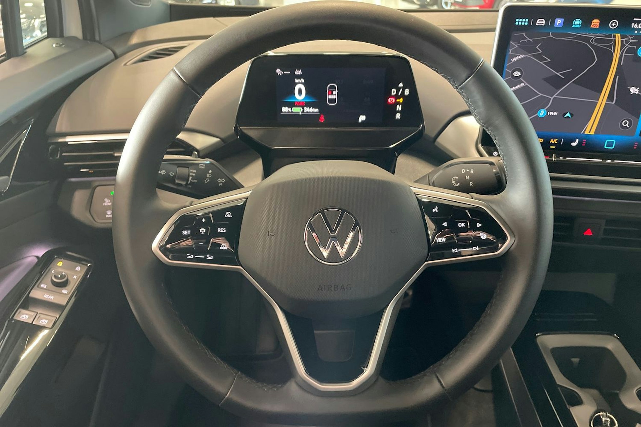 valkoinen Volkswagen ID.4 2025 kuva 15.