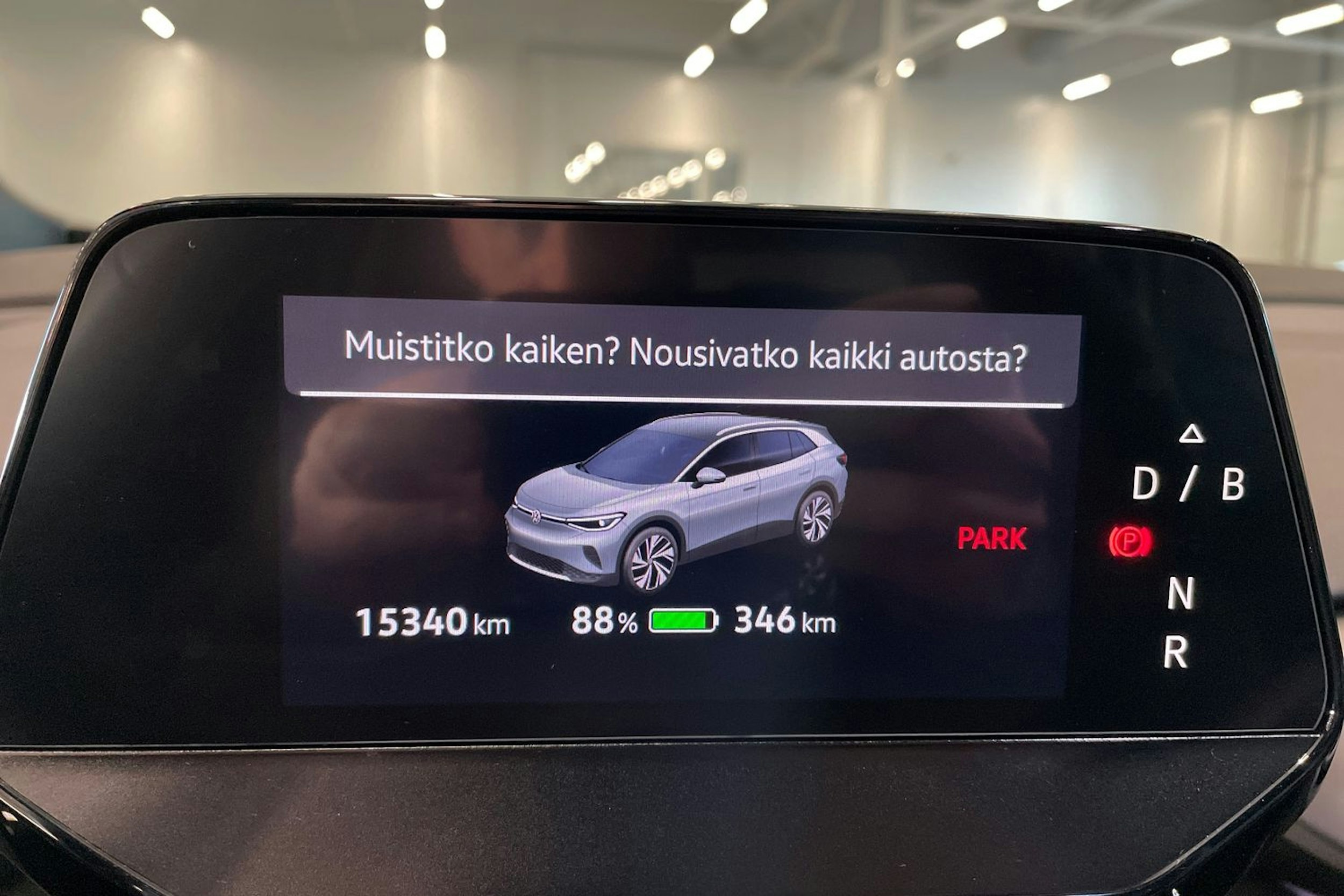 valkoinen Volkswagen ID.4 2025 kuva 18.
