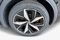 Musta Volkswagen ID.4 2025 kuva 9.