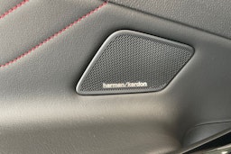 valkoinen Volkswagen ID.4 2025 kuva 12.