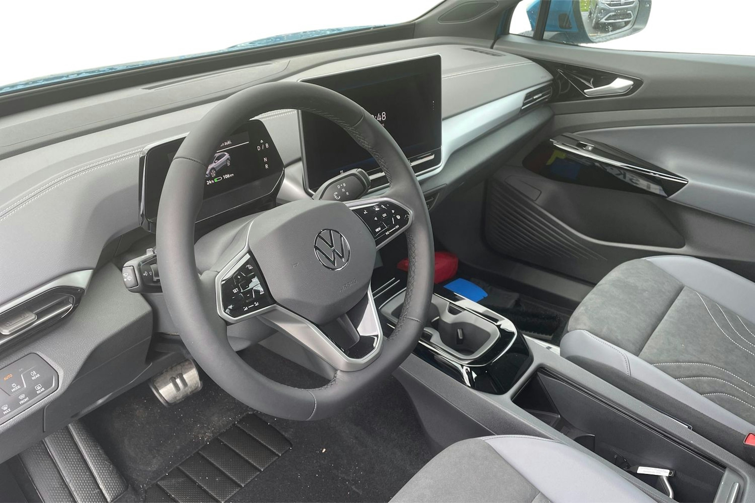 sininen Volkswagen ID.4 2025 kuva 6.