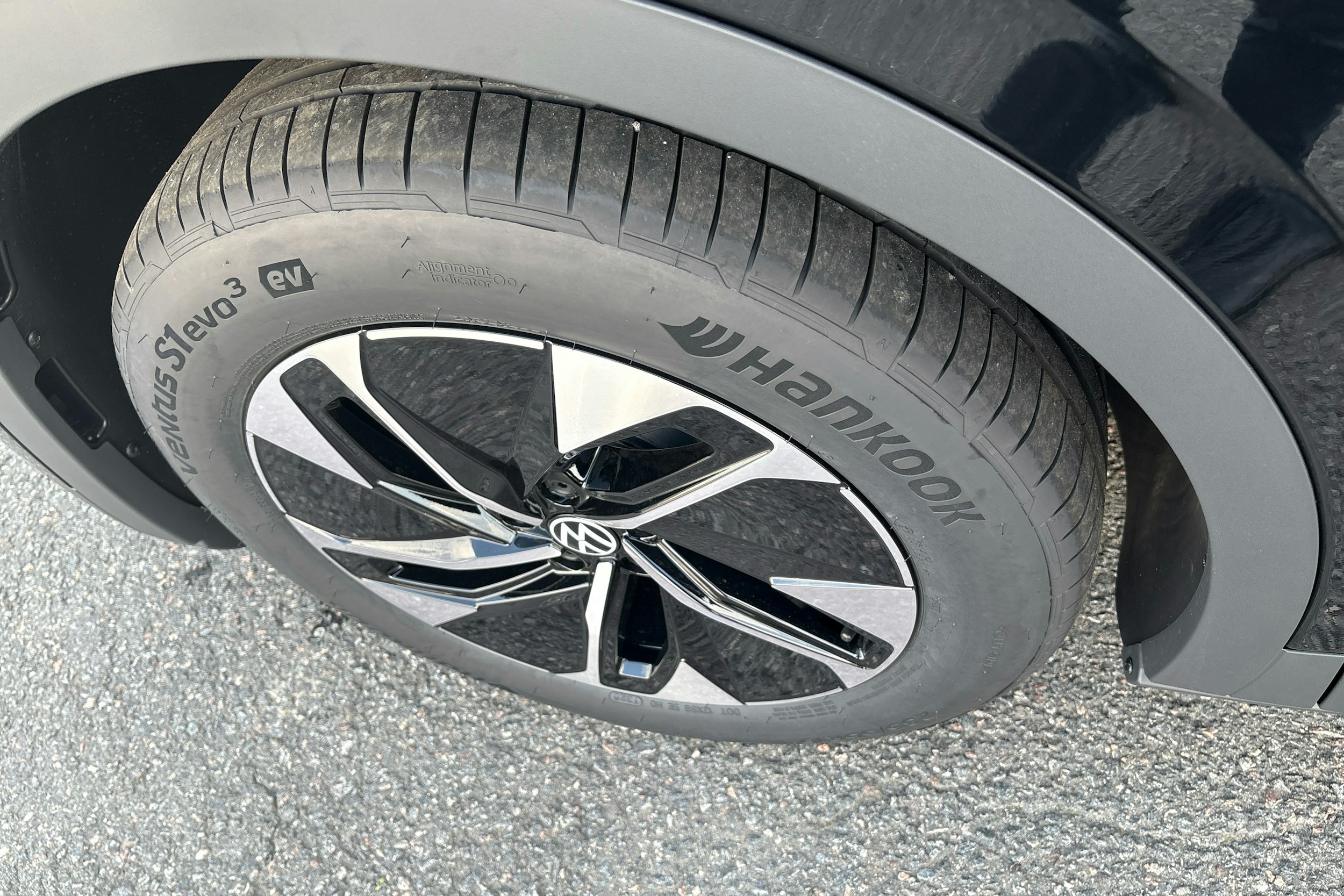 musta Volkswagen ID.4 2025 kuva 10.