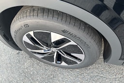 musta Volkswagen ID.4 2025 kuva 10.