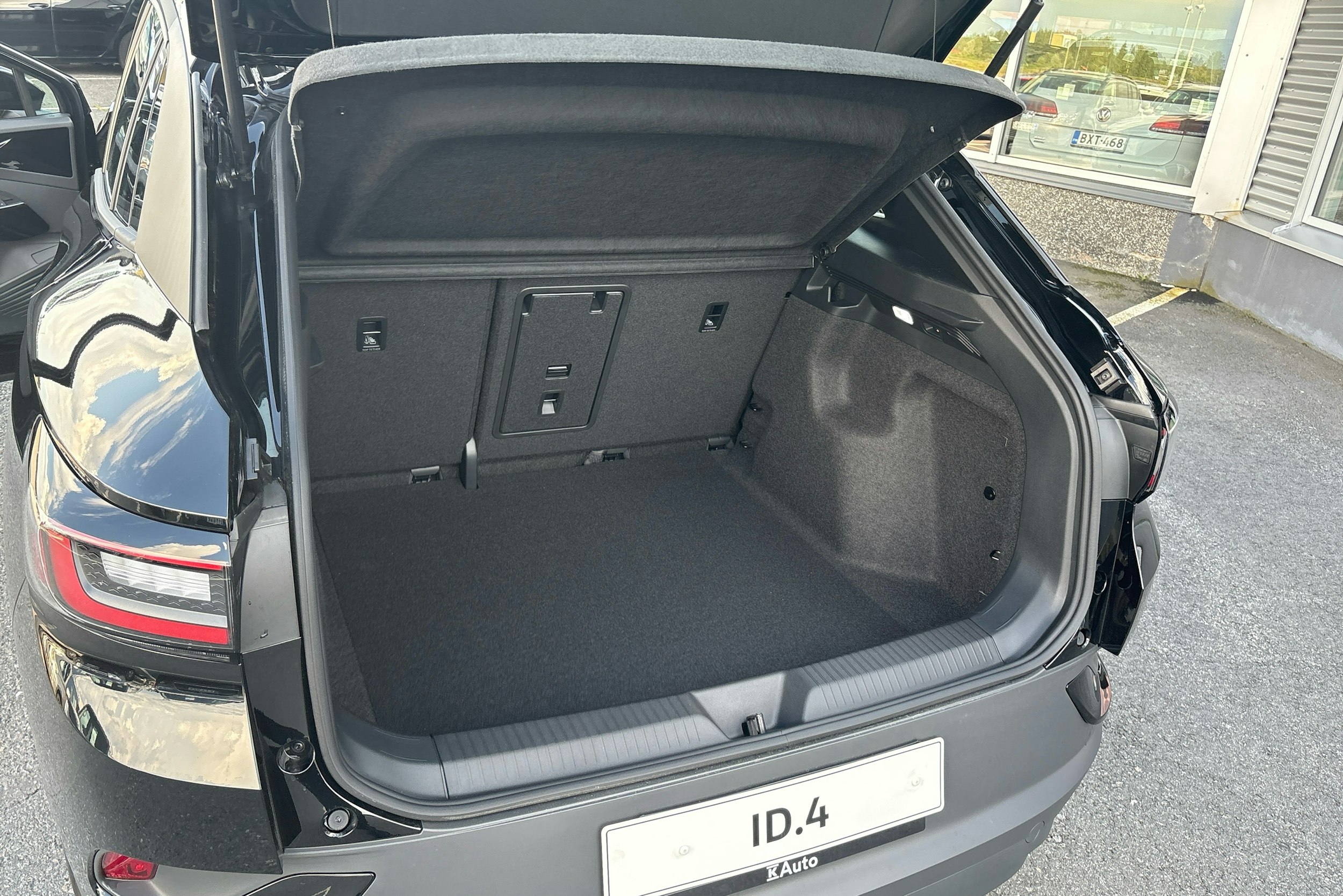 musta Volkswagen ID.4 2025 kuva 12.